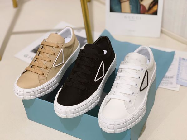 designer luxury sneakers men women shoe reflective casual shoes party velvet calfskin mixed fiber with box 0826, Red;white
designer luxury sneakers men women shoe reflective casual shoes party velvet calfskin mixed fiber with box 0826, Red;white