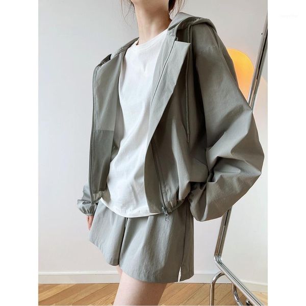 women's tracksuits 2021 summer simple solid casual 2 pcs women shorts sets hooded sunscreen long sleeve coats + elastic belt high wiast, Gray
women's tracksuits 2021 summer simple solid casual 2 pcs women shorts sets hooded sunscreen long sleeve coats + elastic belt high wiast, Gray