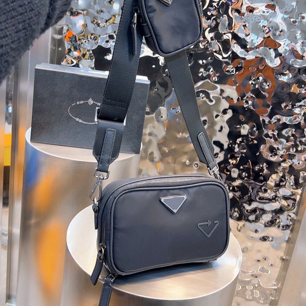 2021 crossbody women and men shoulder bags handbags bag decoration tarpaulin nylon wallet wholesale
2021 crossbody women and men shoulder bags handbags bag decoration tarpaulin nylon wallet wholesale