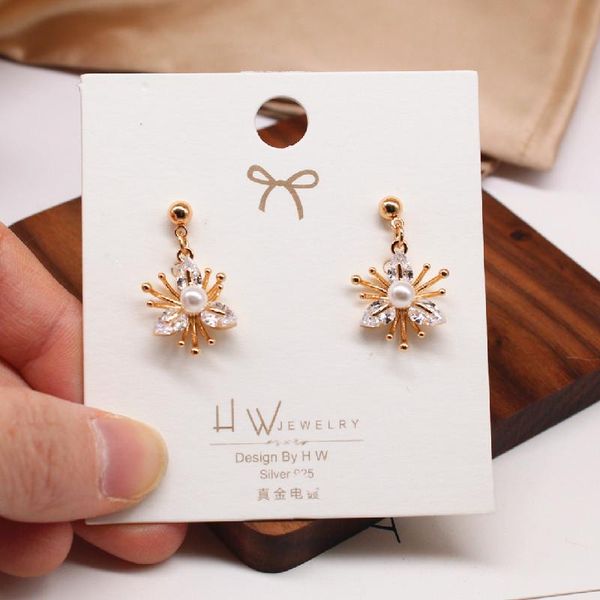 stud 2021 korean design fashion jewelry metal zircon flower earrings exquisite small everyday wild for women, Golden;silver
stud 2021 korean design fashion jewelry metal zircon flower earrings exquisite small everyday wild for women, Golden;silver