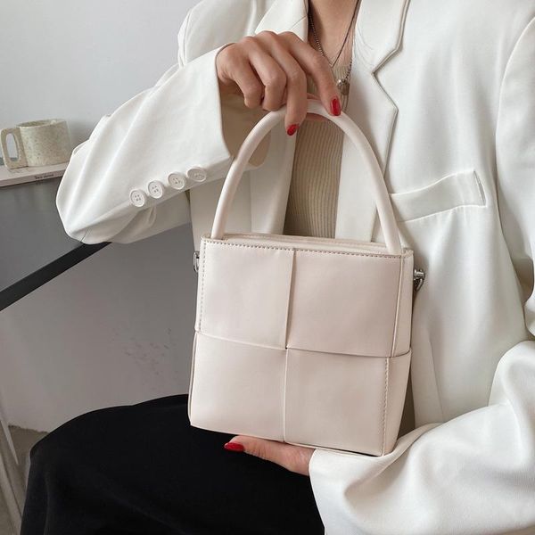 evening bags ladies fashion woven small square bag 2021 handbag korean version of the net red one-shoulder messenger
evening bags ladies fashion woven small square bag 2021 handbag korean version of the net red one-shoulder messenger