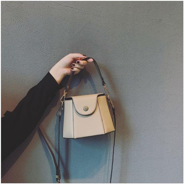 evening bags fashion women's bags, small bucket handbags, ladies' european and american trends, messenger
evening bags fashion women's bags, small bucket handbags, ladies' european and american trends, messenger