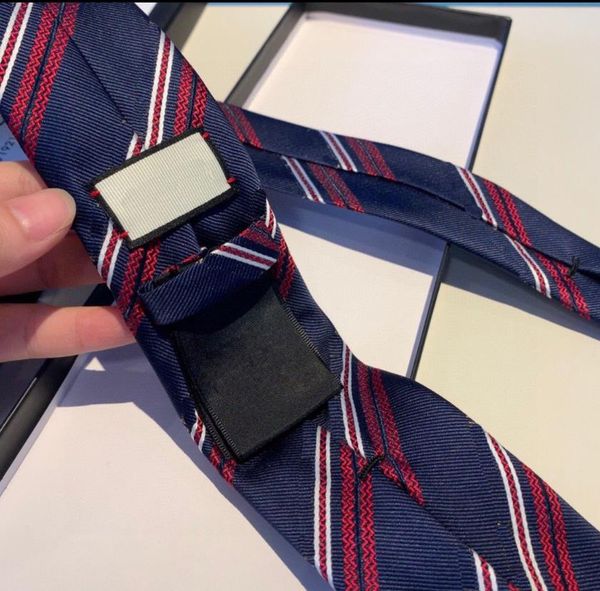 fashion silk mens tie neck ties luxurys designers tie business cinturones de diseño mujeres ceintures designer femmes ale 21031103 nice, Blue;purple
fashion silk mens tie neck ties luxurys designers tie business cinturones de diseño mujeres ceintures designer femmes ale 21031103 nice, Blue;purple