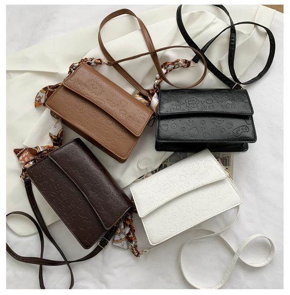 fashion underarm bag simple one shoulder messenger mobile phone small square evening bags
fashion underarm bag simple one shoulder messenger mobile phone small square evening bags