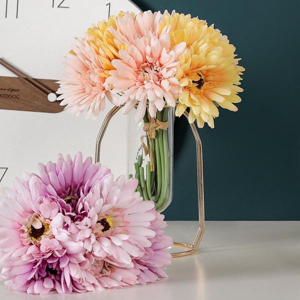 7pcs/lot artificial flowers gerbera flower bouquet holding fake for home decoration wedding party decorative & wreaths
7pcs/lot artificial flowers gerbera flower bouquet holding fake for home decoration wedding party decorative & wreaths