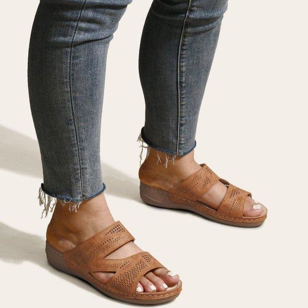 slippers on a wedge shoes woman 2021 casual med rubber flip flops platform big size luxury soft hawaiian retro rome slides pu, Black
slippers on a wedge shoes woman 2021 casual med rubber flip flops platform big size luxury soft hawaiian retro rome slides pu, Black
