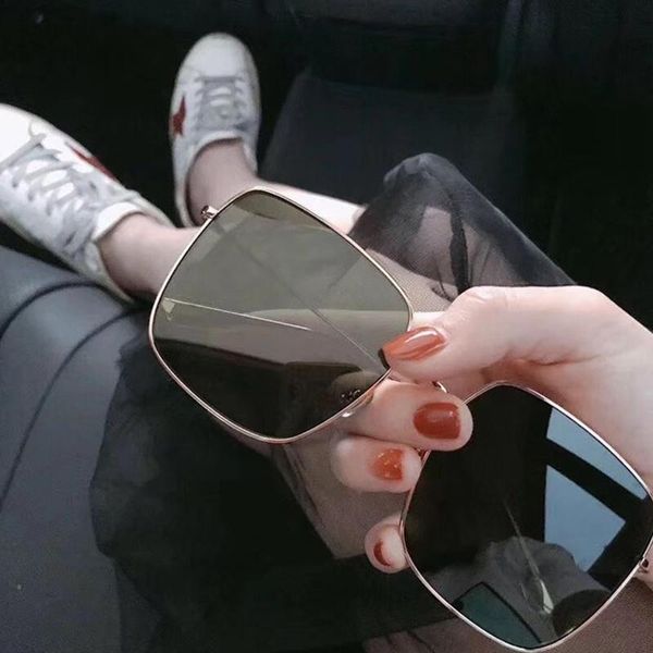 sunglasses high-end metal polarized fashion box ladies color anti-radiation sports visor mirror, White;black
sunglasses high-end metal polarized fashion box ladies color anti-radiation sports visor mirror, White;black