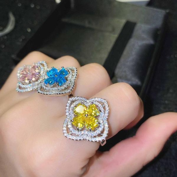 fashion luxury crystal engagement ring for women white cubic zirconia silver color rings 2021 wedding trend female jewerly, Slivery;golden
fashion luxury crystal engagement ring for women white cubic zirconia silver color rings 2021 wedding trend female jewerly, Slivery;golden