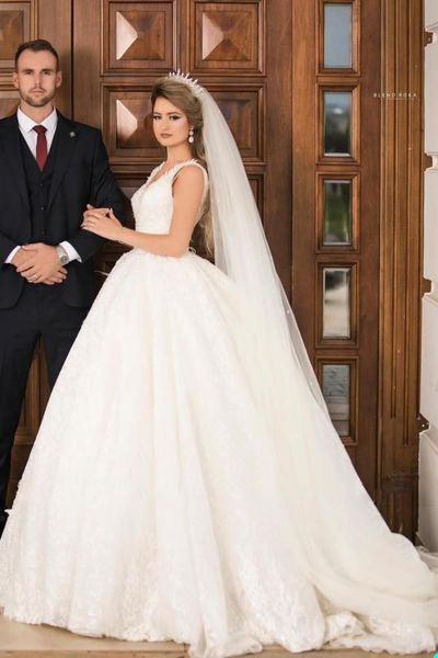 classic wedding dresses with deep v-neck sleeveless appliqued race vintage ball gown wedding dress custom made vestidos de novia, White
classic wedding dresses with deep v-neck sleeveless appliqued race vintage ball gown wedding dress custom made vestidos de novia, White