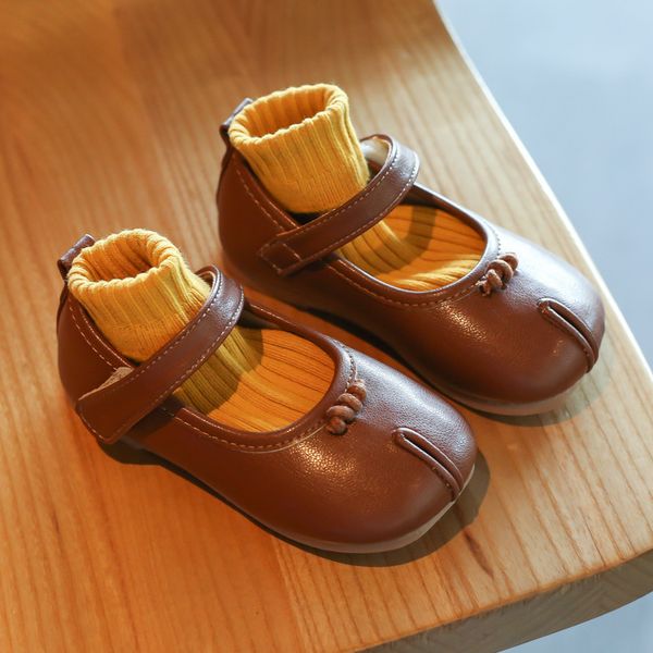 2021 spring and autumn new childrens shoes korean square head solid color casual shoes autumn flat shoes childrens single shoe, Black;red
2021 spring and autumn new childrens shoes korean square head solid color casual shoes autumn flat shoes childrens single shoe, Black;red