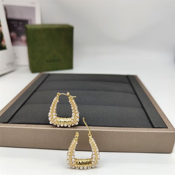 gift box earrings new pearl zircon geometric u-shaped earrings creative fashion elegant earrings for women, Silver
gift box earrings new pearl zircon geometric u-shaped earrings creative fashion elegant earrings for women, Silver