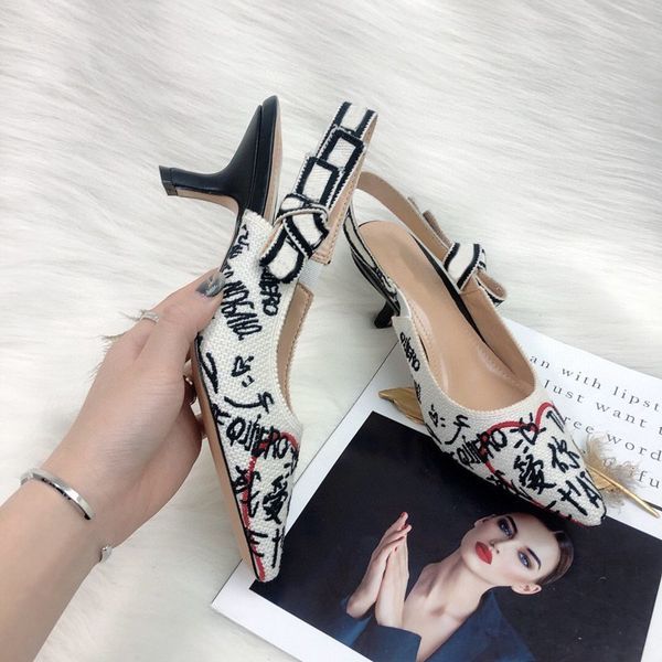 70% off wholesale flip-flops shoes new pointed toe women's high heels new embroidery single shoes baotou sandals ladies designer sandal, Black
70% off wholesale flip-flops shoes new pointed toe women's high heels new embroidery single shoes baotou sandals ladies designer sandal, Black