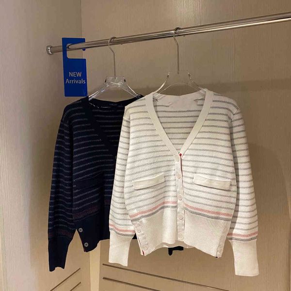 21 early autumn new tb + neck stripe slim college age reducing knitted cardigan women's style a827, White;black
21 early autumn new tb + neck stripe slim college age reducing knitted cardigan women's style a827, White;black