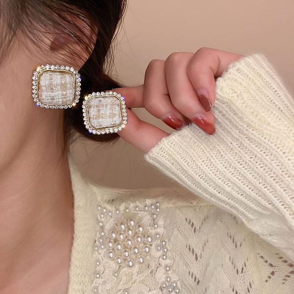 stud fashion crystal velvet earrings square button plaid geometric for women bijoux jewelry gift, Golden;silver
stud fashion crystal velvet earrings square button plaid geometric for women bijoux jewelry gift, Golden;silver