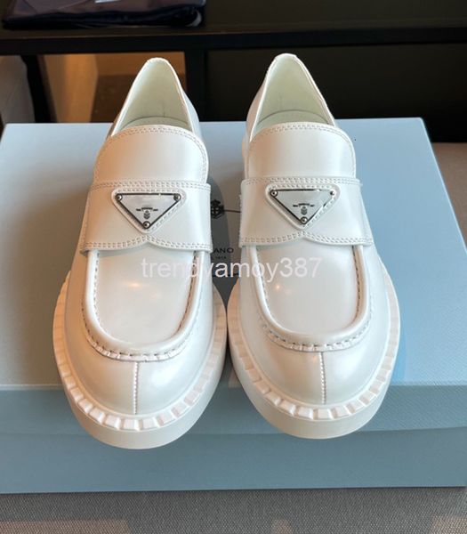 dress shoes p family thick heel patent leather shallow mouth one foot soled lefu shoes leisure british style small women's, Black
dress shoes p family thick heel patent leather shallow mouth one foot soled lefu shoes leisure british style small women's, Black