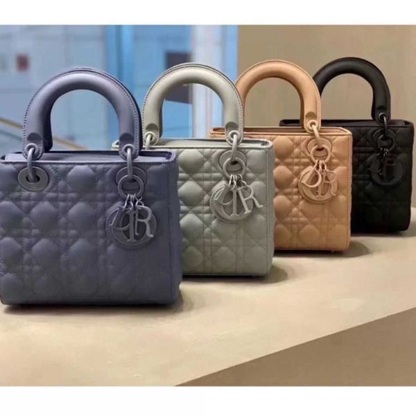 hanghhangbag women s mini luxurys designers bags 2021 designer womens handbags purses crossbody bag wallet handbag louisbags_18 leather 1pbs
hanghhangbag women s mini luxurys designers bags 2021 designer womens handbags purses crossbody bag wallet handbag louisbags_18 leather 1pbs