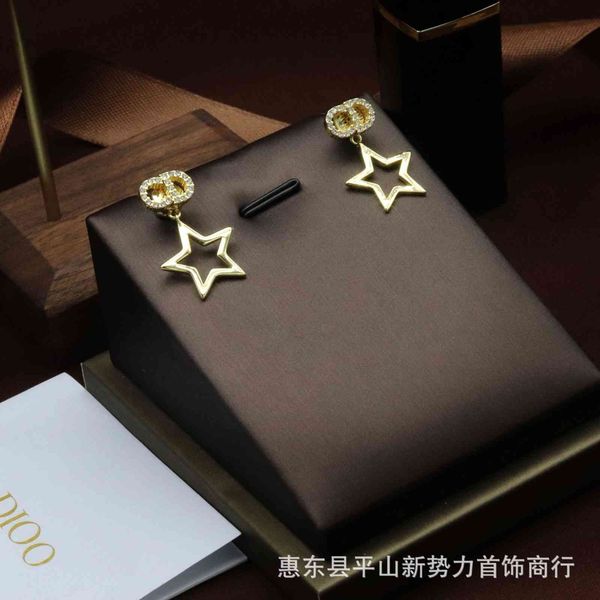 2021 newd family cd letter women's 2021 dijia net red star pearl fashion versatile earrings-wholesale, Golden
2021 newd family cd letter women's 2021 dijia net red star pearl fashion versatile earrings-wholesale, Golden