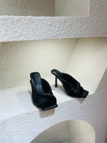2022 spring summer new style women's sandals comfortable entirely handmade for making luxury famous brand design casual slippers size 3, Black
2022 spring summer new style women's sandals comfortable entirely handmade for making luxury famous brand design casual slippers size 3, Black