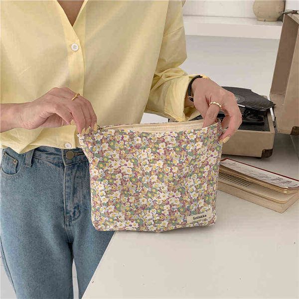 nxy cosmetic bags literary floral high capacity woman zipper cotton cloth makeup pouch hand travel clutch hand storage 220302
nxy cosmetic bags literary floral high capacity woman zipper cotton cloth makeup pouch hand travel clutch hand storage 220302