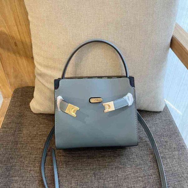 21tb new cowhide single shoulder slanting fashion leisure lock mini lady bag
21tb new cowhide single shoulder slanting fashion leisure lock mini lady bag