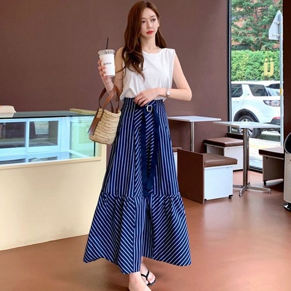 summer blue stripe two piece set women white sleeveless and hight waist slim long skirts suits 210514
summer blue stripe two piece set women white sleeveless and hight waist slim long skirts suits 210514