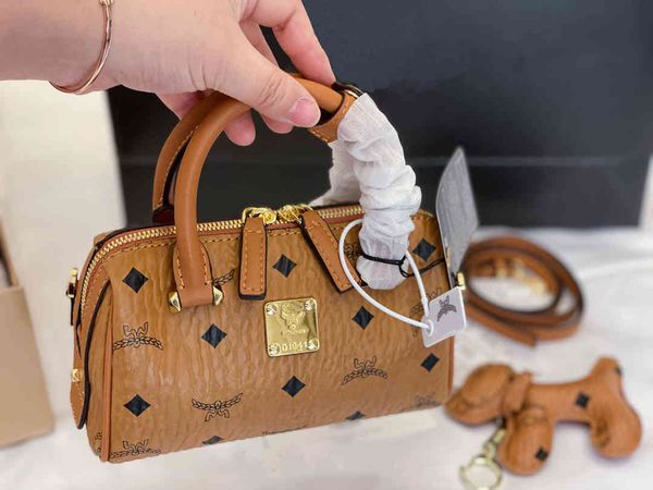 2021 summer one shoulder cross carry boston bag women's fashion versatile light mc pillow designerss luxuryss hand yw
2021 summer one shoulder cross carry boston bag women's fashion versatile light mc pillow designerss luxuryss hand yw