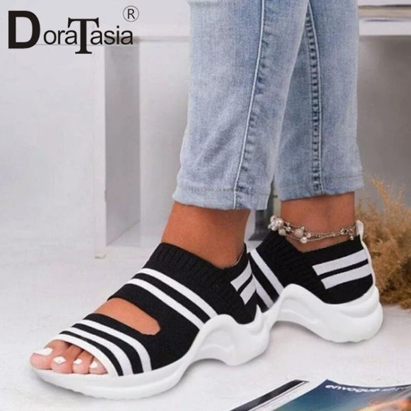 brand female 2021 summer fashion sandals round toe chunky heels slip on women casual soft shoes woman, Black
brand female 2021 summer fashion sandals round toe chunky heels slip on women casual soft shoes woman, Black