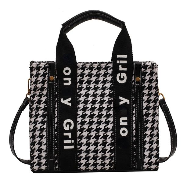 trend letter canvas bag leisure tote bag large capacity square bags striped single shoulderbag outdoor beach bag
trend letter canvas bag leisure tote bag large capacity square bags striped single shoulderbag outdoor beach bag