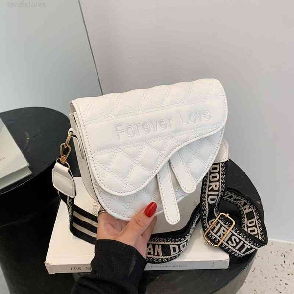 wallet bag women's 2021 net red fashion lingge chain messenger korean one shoulder saddle, Red;black
wallet bag women's 2021 net red fashion lingge chain messenger korean one shoulder saddle, Red;black