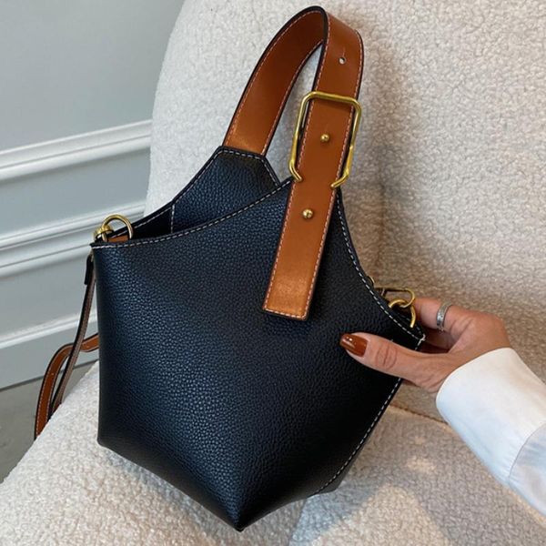 evening bags vintage small bucket crossbody with short handle for women 2021 winter fashion shoulder handbags and purses
evening bags vintage small bucket crossbody with short handle for women 2021 winter fashion shoulder handbags and purses
