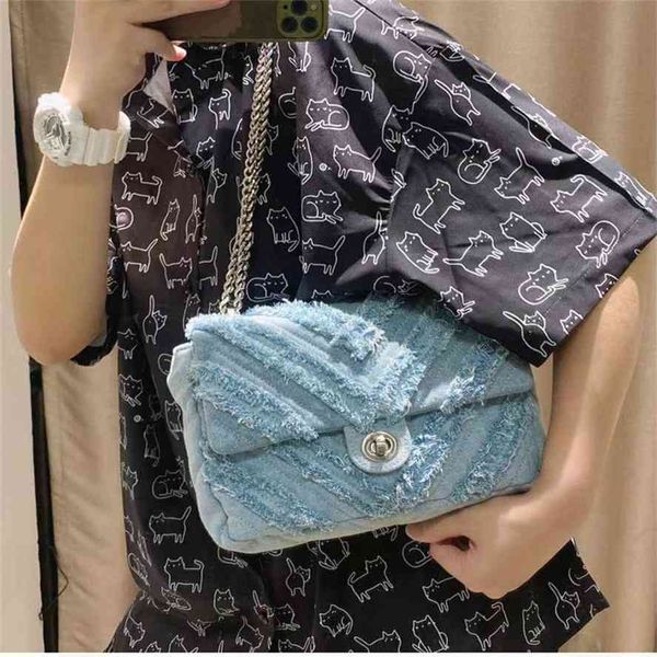 ur women's 2021 spring and summer new young denim plaid square magnetic buckle chain messenger bag fashion one shoulder
ur women's 2021 spring and summer new young denim plaid square magnetic buckle chain messenger bag fashion one shoulder