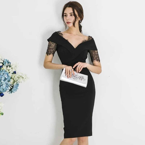 luxury evening dress 2021 summer french romantic temperament lace deep v-neck black banquet buttock, Black;gray
luxury evening dress 2021 summer french romantic temperament lace deep v-neck black banquet buttock, Black;gray