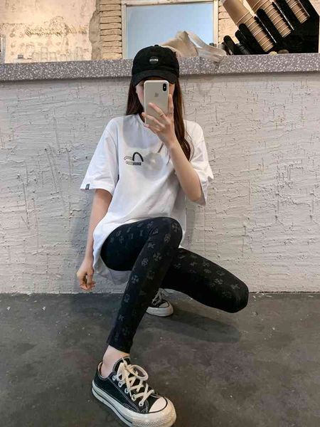 thin shark women's spring and autumn skin leggings wear croxin print nine point black skinny elastic tights
thin shark women's spring and autumn skin leggings wear croxin print nine point black skinny elastic tights