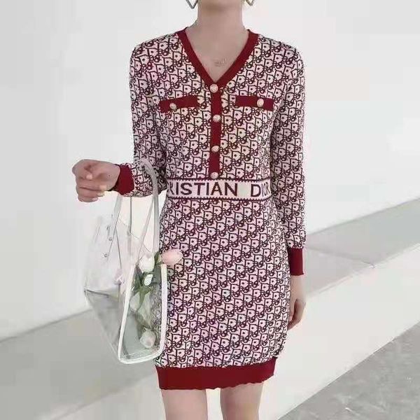 dress d family skirt 21 spring and autumn classic old flower letter jacquard v-neck thin knitted long sleeve women 12, White;black
dress d family skirt 21 spring and autumn classic old flower letter jacquard v-neck thin knitted long sleeve women 12, White;black