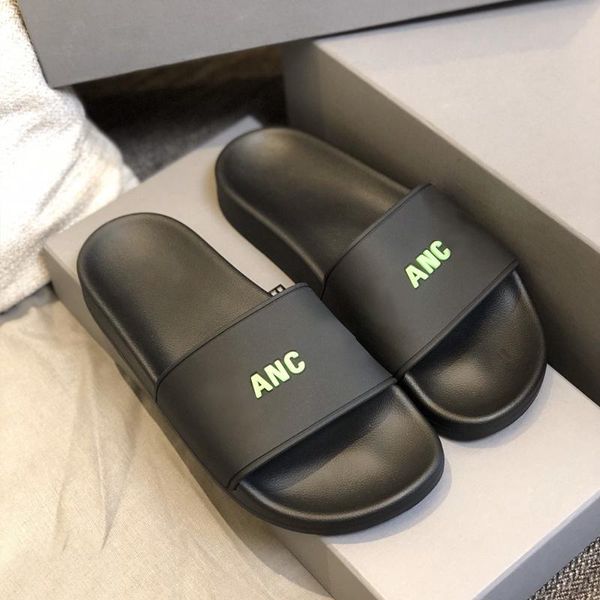 slippers 2021 summer breathable flip flops men and women outdoor non-slip beach women's flat-bottomed pvc candy color, Black
slippers 2021 summer breathable flip flops men and women outdoor non-slip beach women's flat-bottomed pvc candy color, Black