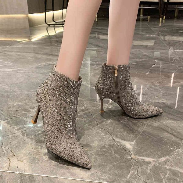 boots casual women's fashionable boots, high heels, sexy, thin beak, shiny zipper, , . 38cv, Black
boots casual women's fashionable boots, high heels, sexy, thin beak, shiny zipper, , . 38cv, Black