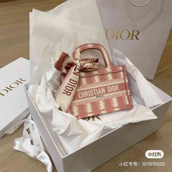 factory 2021 advanced 3d jacquard embroidery mini bag shopping bag portable summer versatile fairy out luxuryss designerss yw
factory 2021 advanced 3d jacquard embroidery mini bag shopping bag portable summer versatile fairy out luxuryss designerss yw
