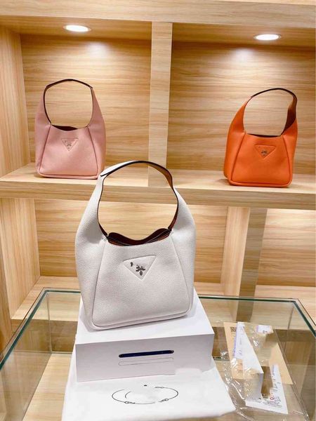 casual color contrast solid inner patch zipper dumpling medium white soft handle bag purses
casual color contrast solid inner patch zipper dumpling medium white soft handle bag purses