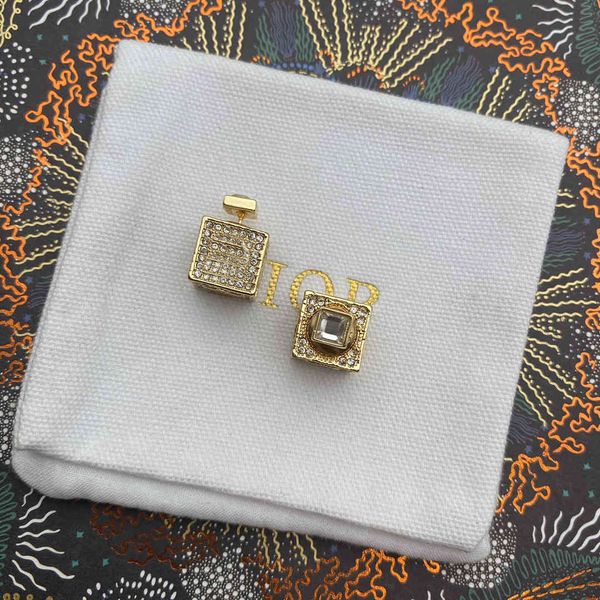 aaa designer jewelry stars lucky dice full diamonds design flash earrings street shooting beautiful idols, Silver
aaa designer jewelry stars lucky dice full diamonds design flash earrings street shooting beautiful idols, Silver