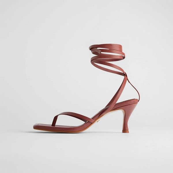 dress shoes female sandal black for women strappy heels square toe all-match girls beige stiletto gladiator 2021 fashion retro
dress shoes female sandal black for women strappy heels square toe all-match girls beige stiletto gladiator 2021 fashion retro