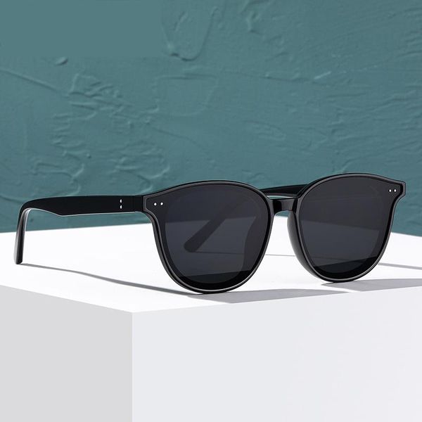 sunglasses polarized for men women fashion tr90 oval frame classic retro designer driving sun glasses goggle uv400, White;black
sunglasses polarized for men women fashion tr90 oval frame classic retro designer driving sun glasses goggle uv400, White;black