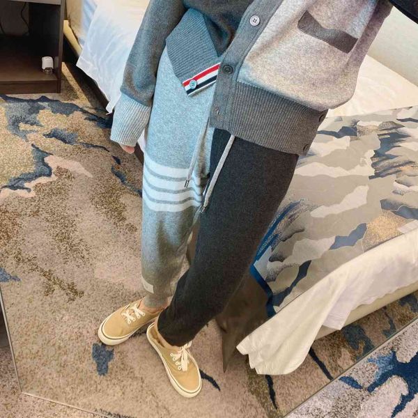 autumn tb four bar wool pants color matching striped knitted sports guard pants leggings casual leggings men's and women's fashion, Black;white
autumn tb four bar wool pants color matching striped knitted sports guard pants leggings casual leggings men's and women's fashion, Black;white