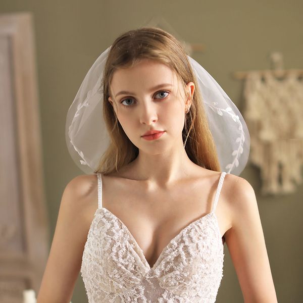 v804 elegant white wedding veil satin-pearl leaves edge short bridal headdress with hair comb for bride 37cm*48cm, Black
v804 elegant white wedding veil satin-pearl leaves edge short bridal headdress with hair comb for bride 37cm*48cm, Black