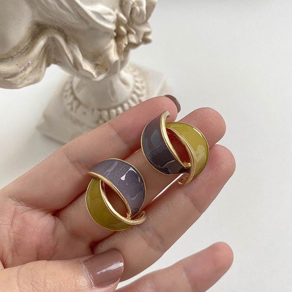 retro classic stud earrings fashion long gold statement earring for womenn party wedding jewelry gift, Golden;silver
retro classic stud earrings fashion long gold statement earring for womenn party wedding jewelry gift, Golden;silver