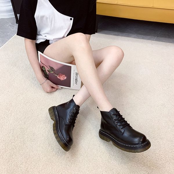 miica soled martin women's british style 2021 black barrel spring and autumn single boots thick heel short
miica soled martin women's british style 2021 black barrel spring and autumn single boots thick heel short