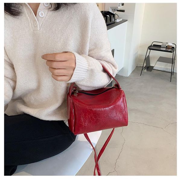 cross body retro solid color female crossbody bag simple casual portable small lady fashion luxury shoulder
cross body retro solid color female crossbody bag simple casual portable small lady fashion luxury shoulder
