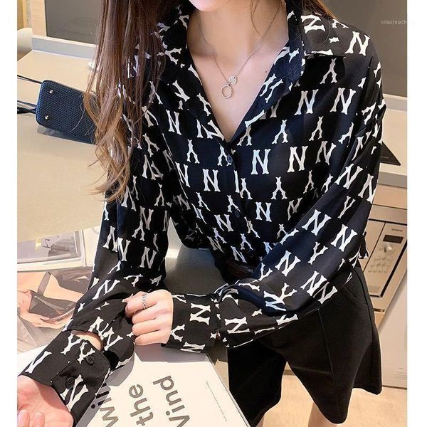 women's polos shirt 2021 spring and autumn design feeling printing retro coat loose chiffon large size, White
women's polos shirt 2021 spring and autumn design feeling printing retro coat loose chiffon large size, White