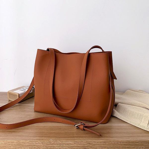 cross body pu leather women designer handbags 2021 girls shopper purse fashion casual simple style solid color bucket bag shoulder bags
cross body pu leather women designer handbags 2021 girls shopper purse fashion casual simple style solid color bucket bag shoulder bags