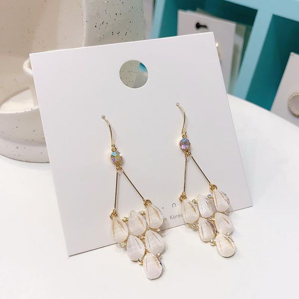 korean fashion web celebrity retro temperament design sense crystal water tassel female earrings stud, Golden;silver
korean fashion web celebrity retro temperament design sense crystal water tassel female earrings stud, Golden;silver
