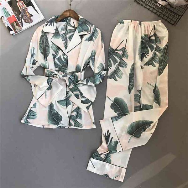 spring new long section fashion women pajama set rayon pijama 2 pcs printing sleepwear 210330, Black;red
spring new long section fashion women pajama set rayon pijama 2 pcs printing sleepwear 210330, Black;red